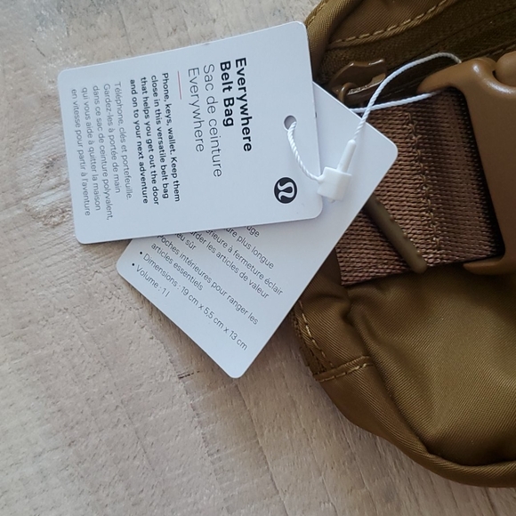 NWT Lululemon Everywhere belt bag - Picture 4 of 5